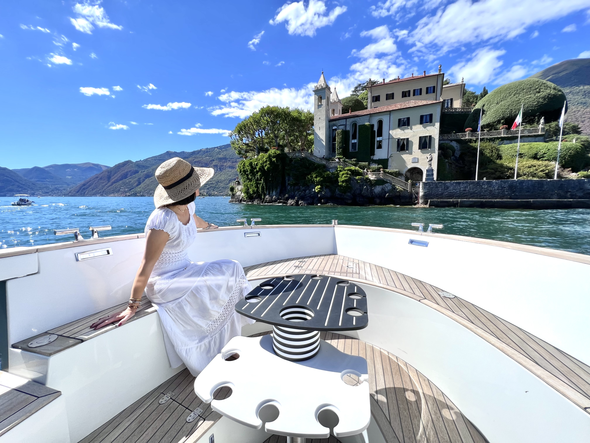 American client on the best fully custom limo tender on lake como sightseing como villas thanks to this luxury boat with driver and toilet
